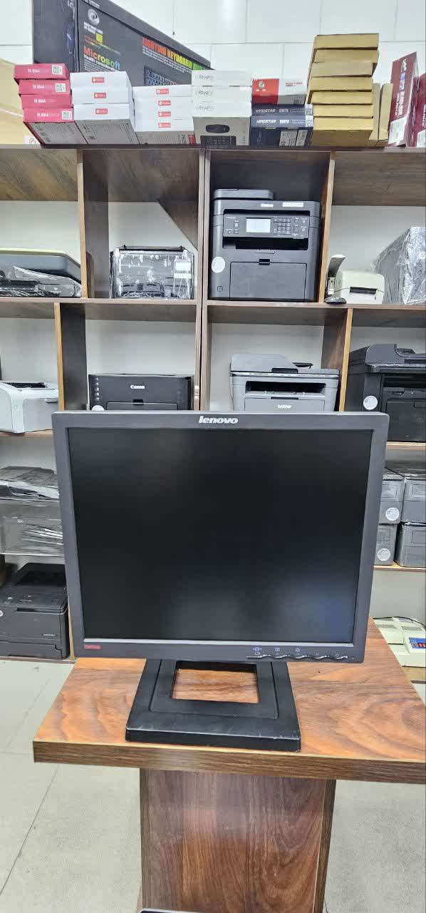 مانیتور اقتصادی Lenovo مناسب مصرف اداری
